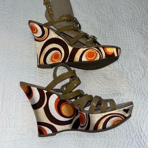 This wedge is as much fun as it is comfortable